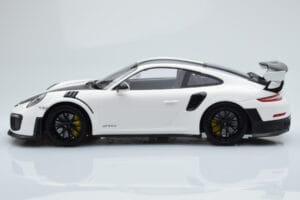 Porsche 911 GT2 RS 991.2 Weissach Package Valge Mustad Magneesiumveljed Minichamps 1:18 153068309 Metall - pilt 3/6
