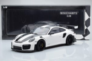 Porsche 911 GT2 RS 991.2 Weissach Package Valge Mustad Magneesiumveljed Minichamps 1:18 153068309 Metall - pilt 6/6