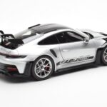 Porsche 911 992 GT3 Weissach Pack GT Hõbedane Metallic Norev 1:18 - image 3 of 8