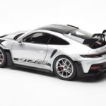 Porsche 911 992 GT3 Weissach Pack GT Hõbedane Metallic Norev 1:18 - image 7 of 8