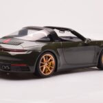 Porsche 911 992 Targa 4S Oliivroheline GT Spirit 1:18 - image 2 of 6