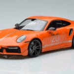 Porsche 911 992 Turbo S China 20th Anniversary Oranž Minichamps 1:18