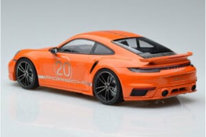 Porsche 911 992 Turbo S China 20th Anniversary Oranž Minichamps 1:18 155069171 Metall - pilt 5/6