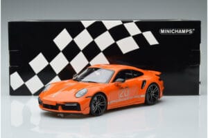 Porsche 911 992 Turbo S China 20th Anniversary Oranž Minichamps 1:18 155069171 Metall - pilt 6/6