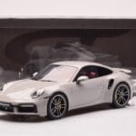 Porsche 911 992 Turbo S Crayon Hall GT Spirit 1:18 - image 6 of 6