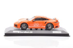 Porsche 911 992 Turbo S Gulf Oranž Minichamps 1:43