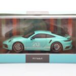 Porsche 911 992 Turbo S Mint Roheline Minichamps 1:43 - image 4 of 4