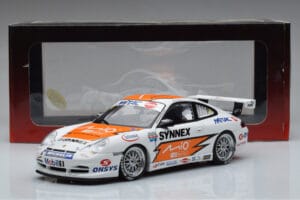 Porsche 911 996 GT3 R #1 C. Kwan Carrera Cup Asia 2004 AUTOart 1:18 80487 Metall - pilt 7/7