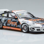 Porsche 911 997 GT3 Cup #33 M. Marsh Carrera Cup Asia 2006 AUTOart 1:18 - image 5 of 7