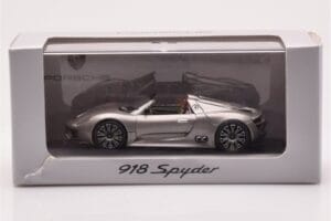 Porsche 918 Spyder Hall Metallik Minichamps 1:43 WAP0201910B Metall - pilt 4/4
