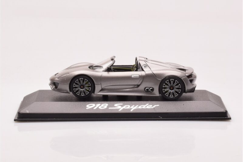 Porsche 918 Spyder Hall Metallik Minichamps 1:43
