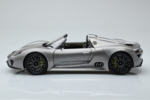 Porsche 918 Spyder Prototüüp Hall Metallic Minichamps 1:18 110060030 Metall - pilt 4/7