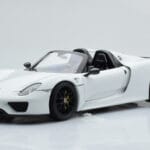 Porsche 918 Spyder Weissach Package Valge Mustade Velgedega Minichamps 1:18