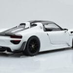 Porsche 918 Spyder Weissach Package Valge Mustade Velgedega Minichamps 1:18 - image 3 of 9
