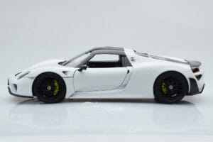 Porsche 918 Spyder Weissach Package Valge Mustade Velgedega Minichamps 1:18 113062443 Metall - pilt 5/9