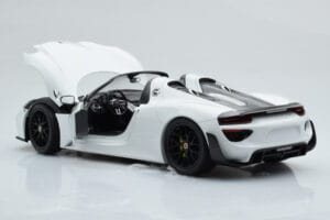 Porsche 918 Spyder Weissach Package Valge Mustade Velgedega Minichamps 1:18 113062443 Metall - pilt 6/9