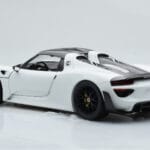 Porsche 918 Spyder Weissach Package Valge Mustade Velgedega Minichamps 1:18 - image 8 of 9
