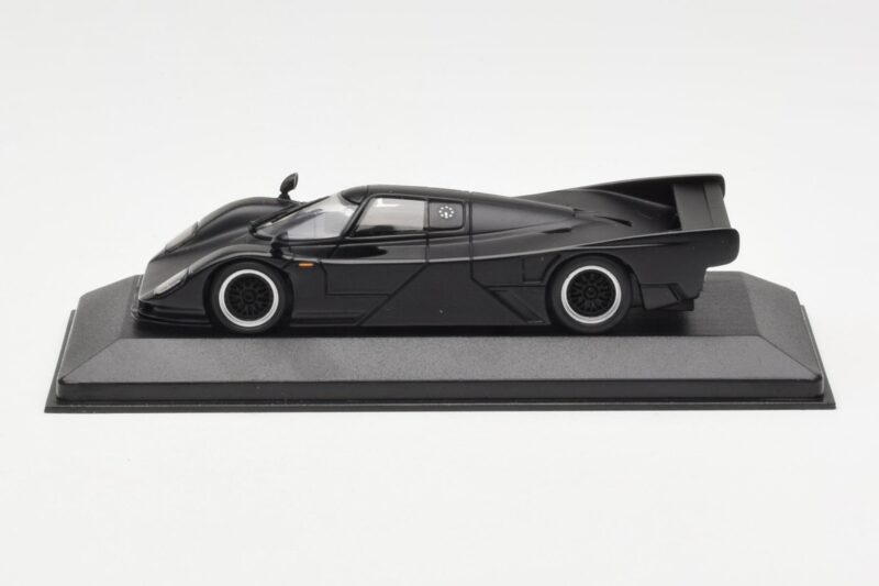 Porsche 962 Dauer Street Matt Must Minichamps 1:43