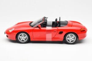 Porsche Boxster 986 Punane UT Models 1:18 180065830 Metall - pilt 3/6