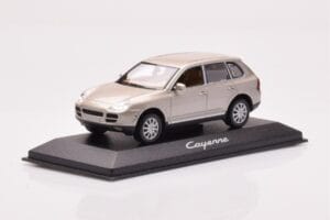 Porsche Cayenne 9PA Beež Minichamps 1:43 WAPC2000513 Metall - pilt 2/4