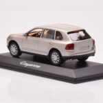 Porsche Cayenne 9PA Beež Minichamps 1:43 - image 3 of 4