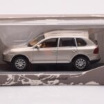Porsche Cayenne 9PA Beež Minichamps 1:43 - image 4 of 4