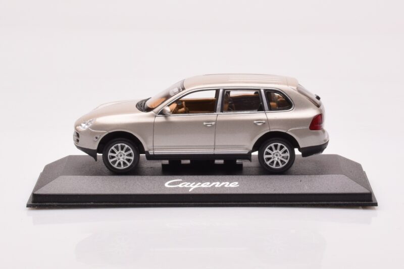 Porsche Cayenne 9PA Beež Minichamps 1:43