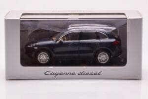 Porsche Cayenne 9PA Diesel Tumesinine Minichamps 1:43 WAP0200030B Metall - pilt 4/4