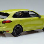 Porsche Cayenne GTS 92A Peridot Roheline GT Spirit 1:18 - image 2 of 6