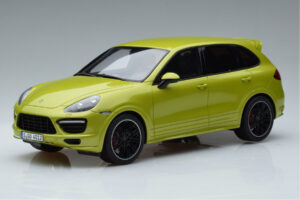 Porsche Cayenne GTS 92A Peridot Roheline GT Spirit 1:18
