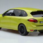 Porsche Cayenne GTS 92A Peridot Roheline GT Spirit 1:18 - image 5 of 6