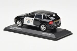 Porsche Cayenne 9PA Highway Patrol Minichamps 1:43 400066291 Metall - pilt 3/4