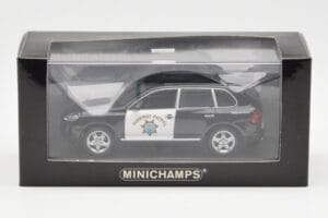 Porsche Cayenne 9PA Highway Patrol Minichamps 1:43 400066291 Metall - pilt 4/4