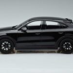 Porsche Cayenne E3 S Coupe Minichamps 1:18 187673 Metall - image 3 of 6