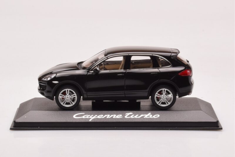 Porsche Cayenne 92A Turbo Must Minichamps 1:43