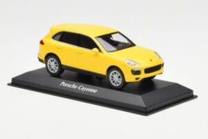 Porsche Cayenne 92A Kollane MaxiChamps 1:43 940063201 Metall - pilt 3/4
