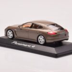 Porsche Panamera 970 4 Beež Metallik Minichamps 1:43 - image 3 of 4