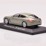 Porsche Panamera 970 S Hybrid Critall Roheline Minichamps 1:43 - image 3 of 4