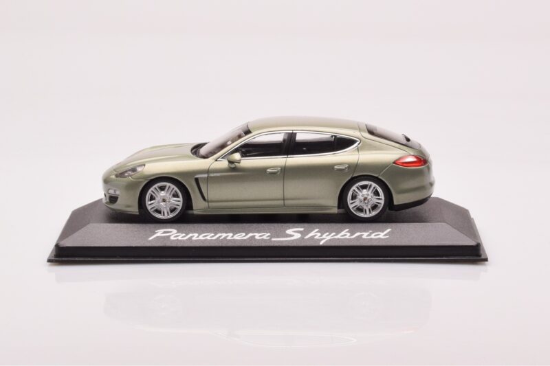 Porsche Panamera 970 S Hybrid Critall Roheline Minichamps 1:43