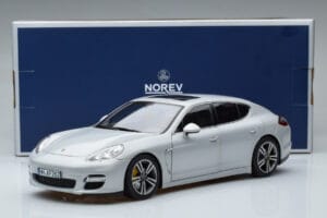 Porsche Panamera 970 Turbo Hõbedane Norev 1:18 187609 Metall - pilt 7/7