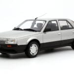 Renault 25 Phase 1 V6 Injection Hõbedane Otto 1:18 OT1070 Vaik