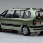 Renault Espace 3 Roheline Otto 1:18 - image 5 of 6