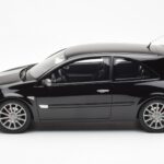 Renault Megane 2 RS Phase 2 Must Otto 1:18 - image 3 of 6