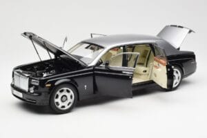 Rolls-Royce Phantom VII EWB Must ja Hõbe Kyosho 1:18 08841BKS Metall - pilt 2/8