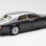 Rolls-Royce Phantom VII EWB Must ja Hõbe Kyosho 1:18 - image 3 of 8