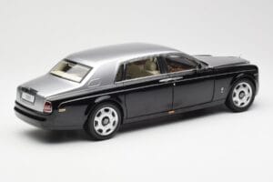 Rolls-Royce Phantom VII EWB Must ja Hõbe Kyosho 1:18 08841BKS Metall - pilt 3/8