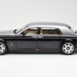 Rolls-Royce Phantom VII EWB Must ja Hõbe Kyosho 1:18 - image 4 of 8