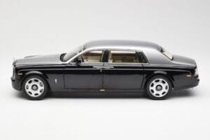 Rolls-Royce Phantom VII EWB Must ja Hõbe Kyosho 1:18 08841BKS Metall - pilt 4/8