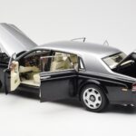 Rolls-Royce Phantom VII EWB Must ja Hõbe Kyosho 1:18 - image 5 of 8
