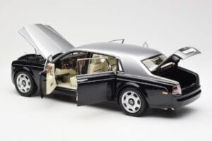 Rolls-Royce Phantom VII EWB Must ja Hõbe Kyosho 1:18 08841BKS Metall - pilt 5/8